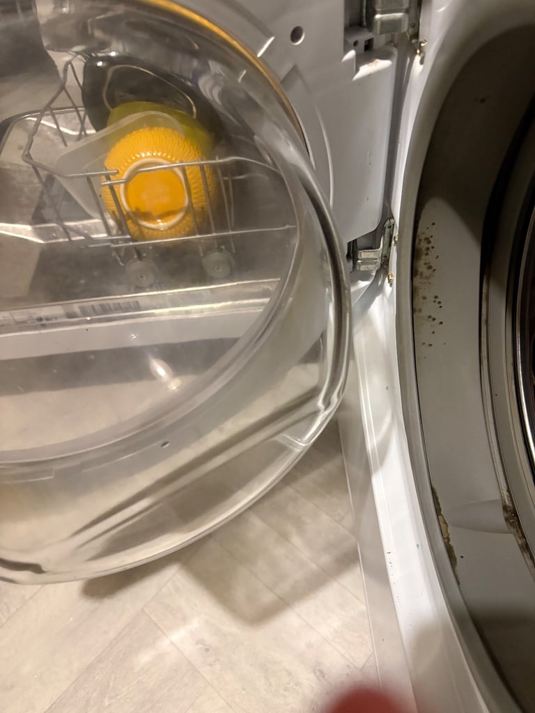 Washer dryer 