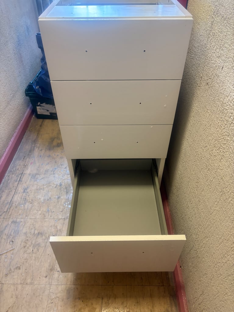 Howdens Greenwich white slab drawer unit with fronts predrilled