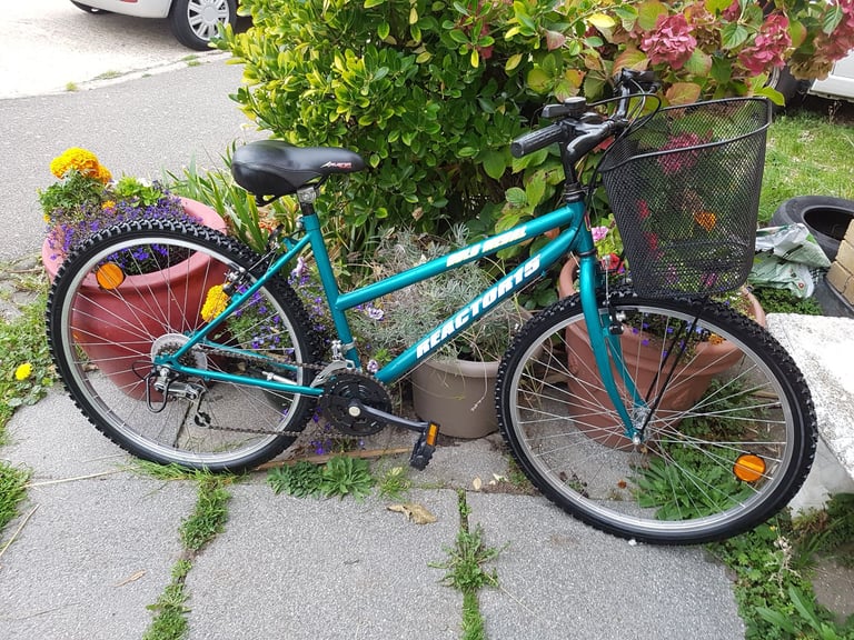 LADIES 26" WHEEL BIKE WITH FITTED BASKET 17" FRAME GOOD CONDITION