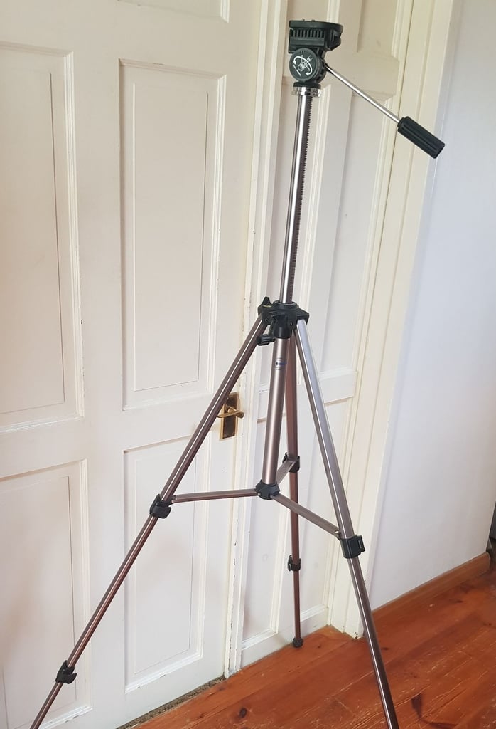 Vanguard Camera tripod -  153cm / 163cm max