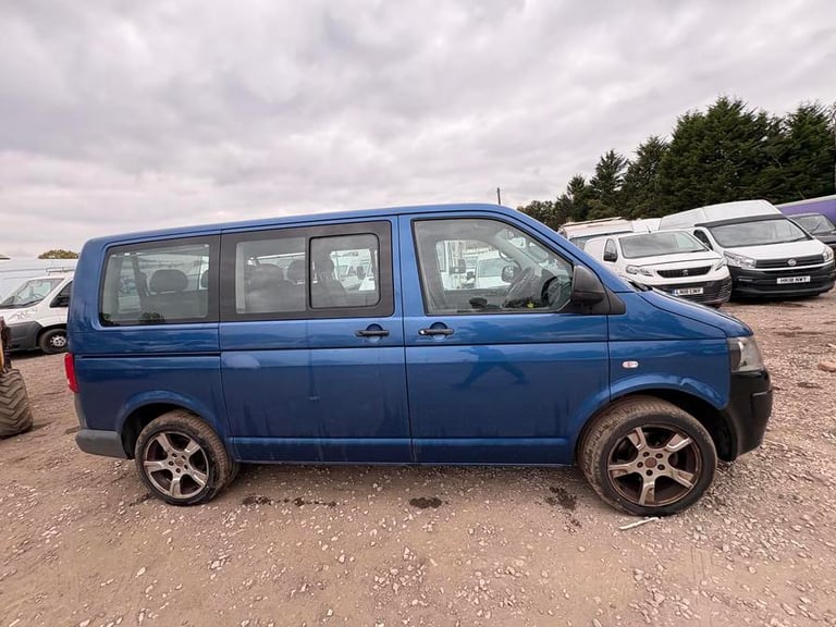 2010 Volkswagen Transporter Transporter T30 S 84 TDI SWB Minibus DIESEL Manual