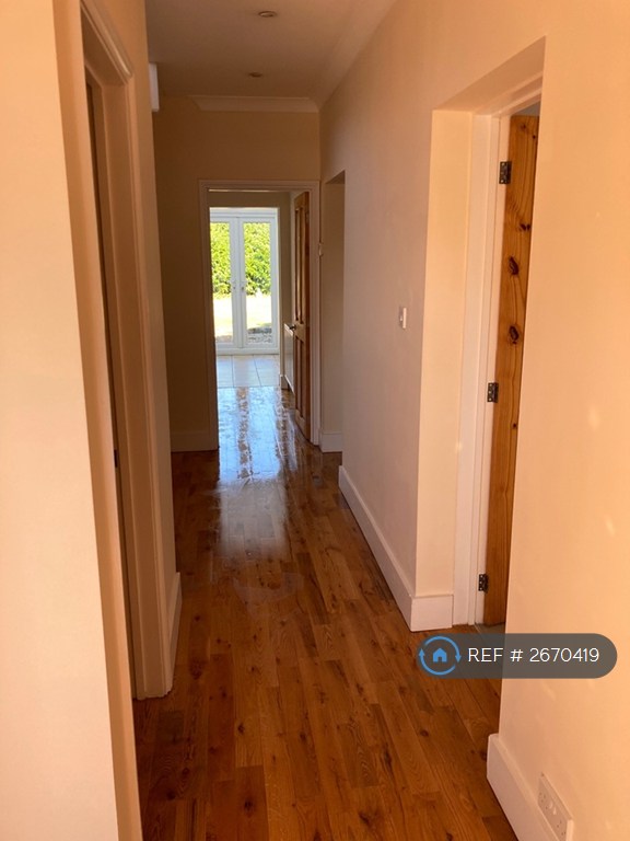 3 bedroom house in West Molesey, West Molesey, KT8 (3 bed) (#2670419)