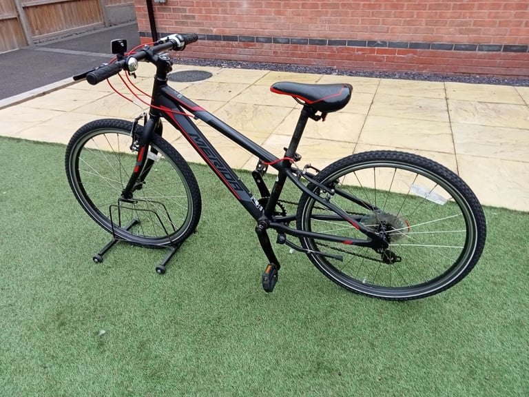 Merida Matts Junior 24 inch wheels Hybrid Mountain Bike.