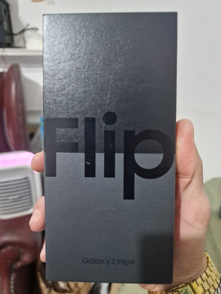 image for SAMSUNG GALAXY FLIP 4 512GB BLACK UNLOCKED BRAND NEW SEALED PACK 