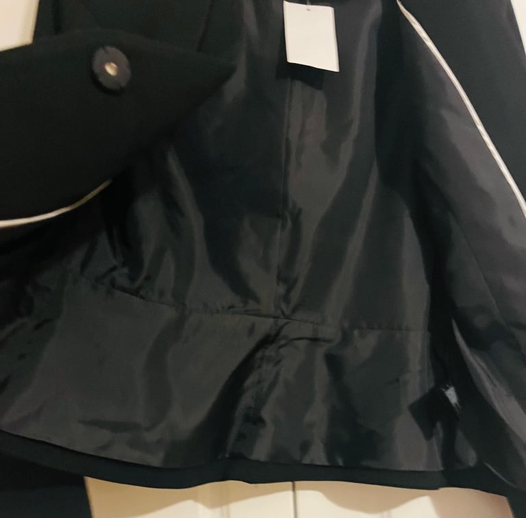 Brand New H&M Stylish and Elegant Women’s Blazer - UK Size 10.