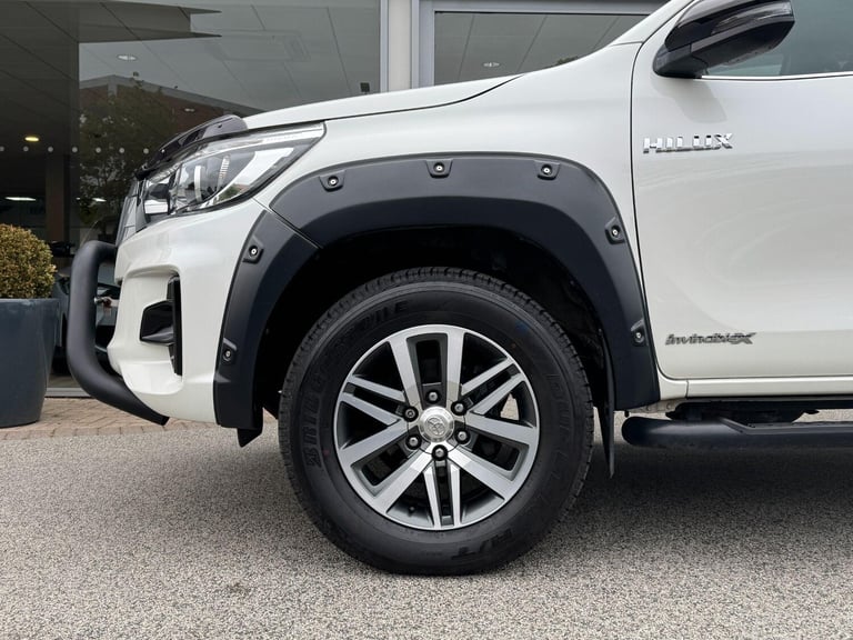 2020 Toyota Hilux 2.4 D-4D Invincible X Auto 4WD Euro 6 (s/s) 4dr (TSS) PICK UP Diesel Automatic