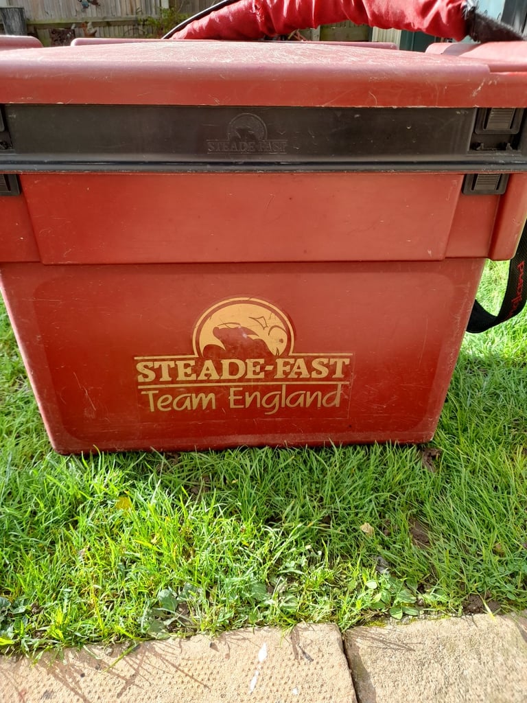 Fishing seat box