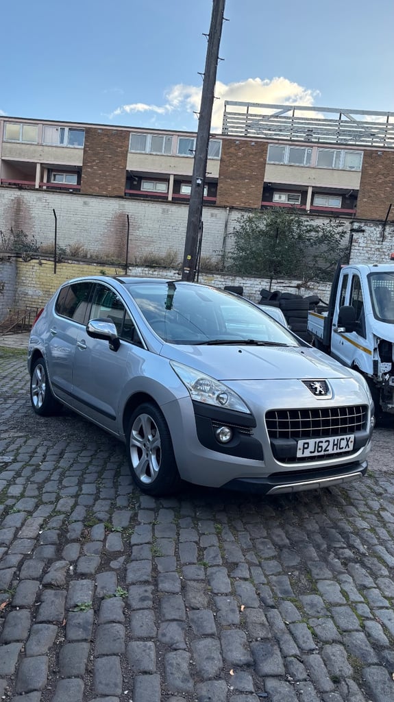 Peugeot, 3008, Hatchback, 2012, Manual, 1598 (cc), 5 doors