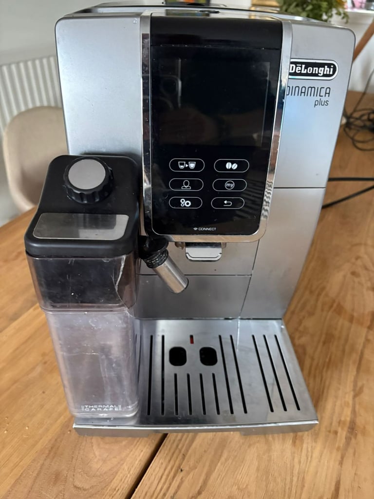 Delonghi Dinamica plus coffee machine