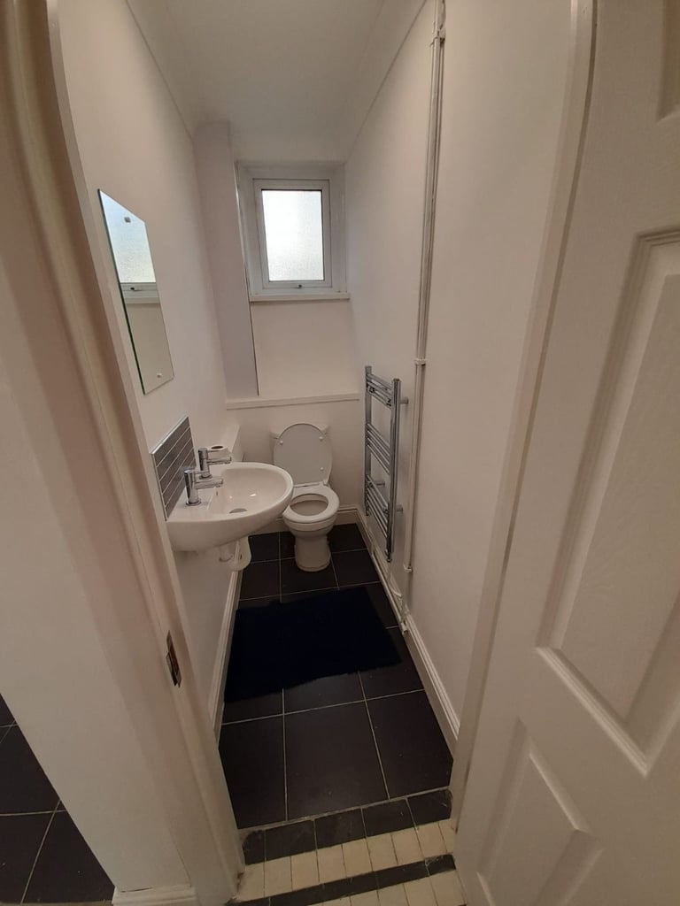 Lovely quiet double room, garden facing