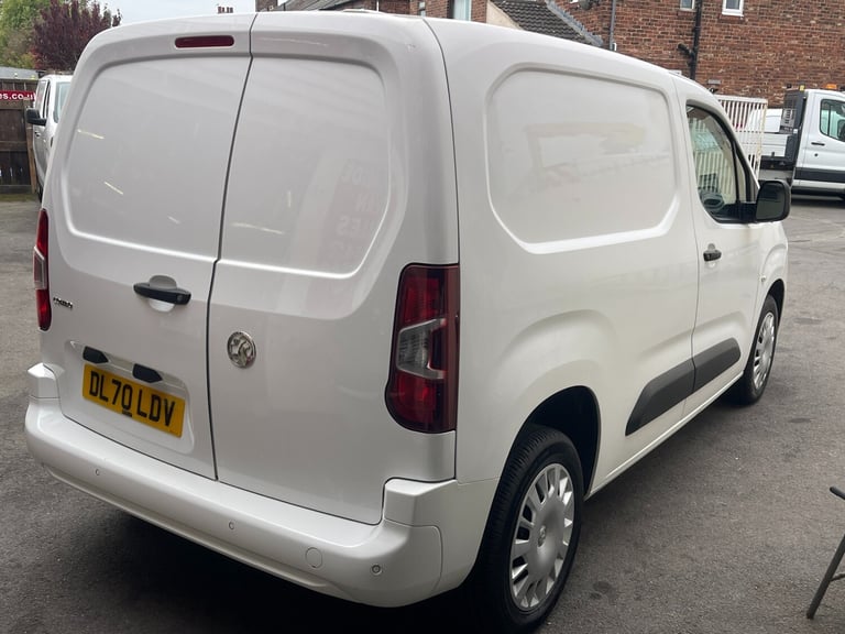 2020 Vauxhall Combo 2300 1.5 Turbo D 100ps H1 Sportive Van PANEL VAN Diesel Manual