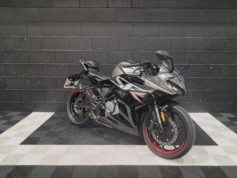 2024 24 CFMOTO 300SR 300 SPORT RACING PETROL MANUAL EURO 5 (28 PS)