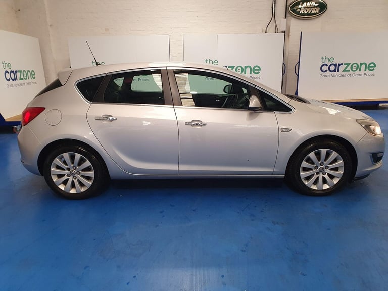 2012 Vauxhall Astra 2.0 CDTi 16V ecoFLEX SE [165] 5dr HATCHBACK DIESEL Manual