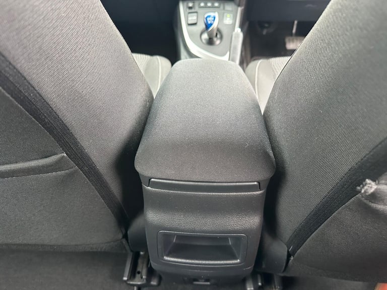  Toyota Auris 1.8 VVT-h Icon CVT Euro 5 (s/s) 5dr Petrol/Electric Hybrid Automatic
