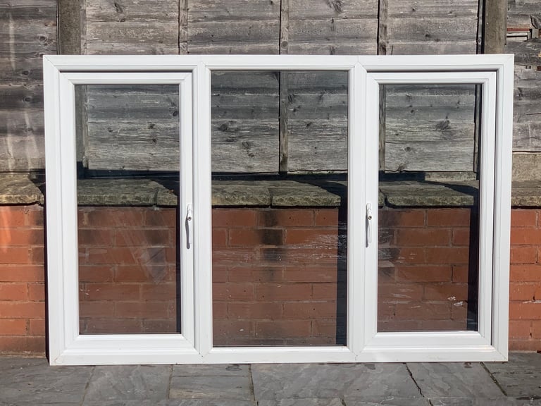 UPVC DOUBLE GLAZED WINDOW WITH 2 SIDE OPENERS 179.5cm WIDE 123cm H Can Deliver