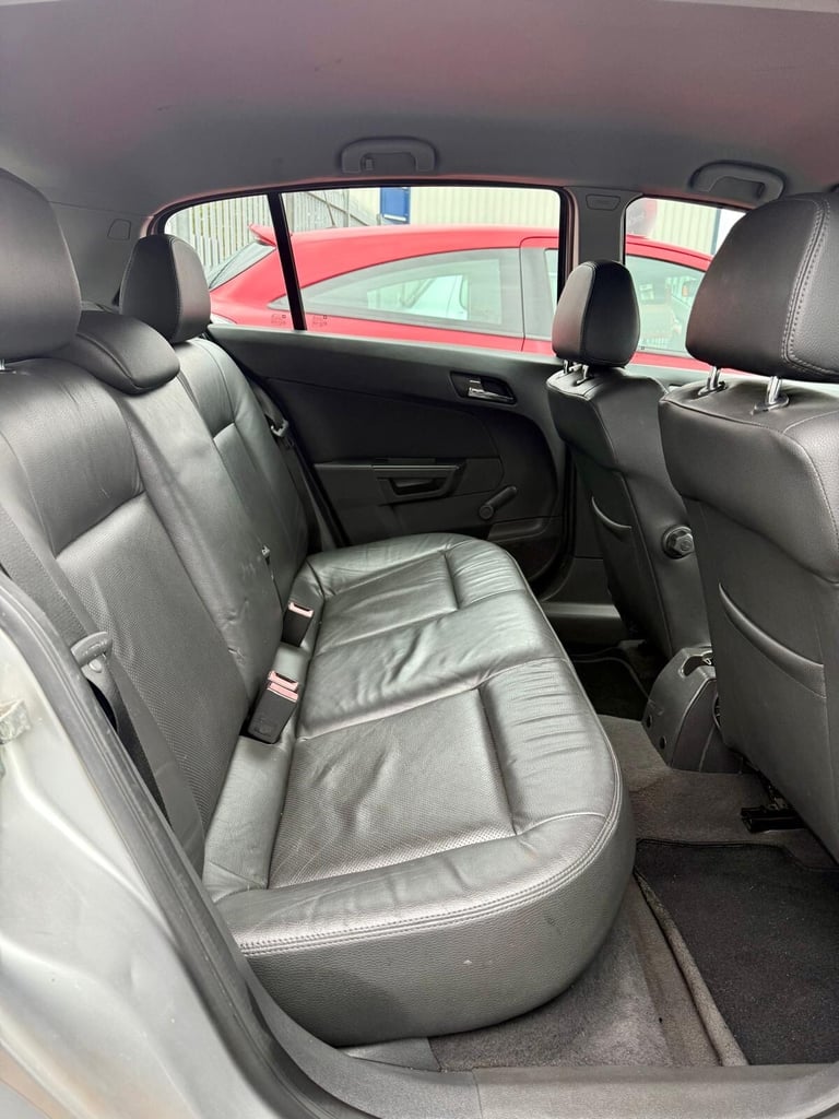 2005 Vauxhall Astra 1.6i 16V Club 5dr HATCHBACK Petrol Manual - Image 6