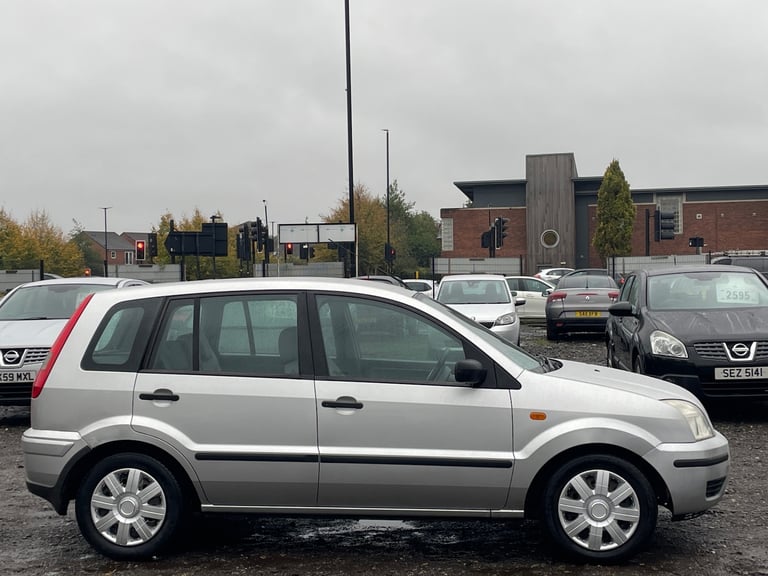 FORD FUSION 1.4L 5 DOOR + IDEAL FIRST CAR + CHEAP TO INSURE &amp; LOW ROAD TAX * 
