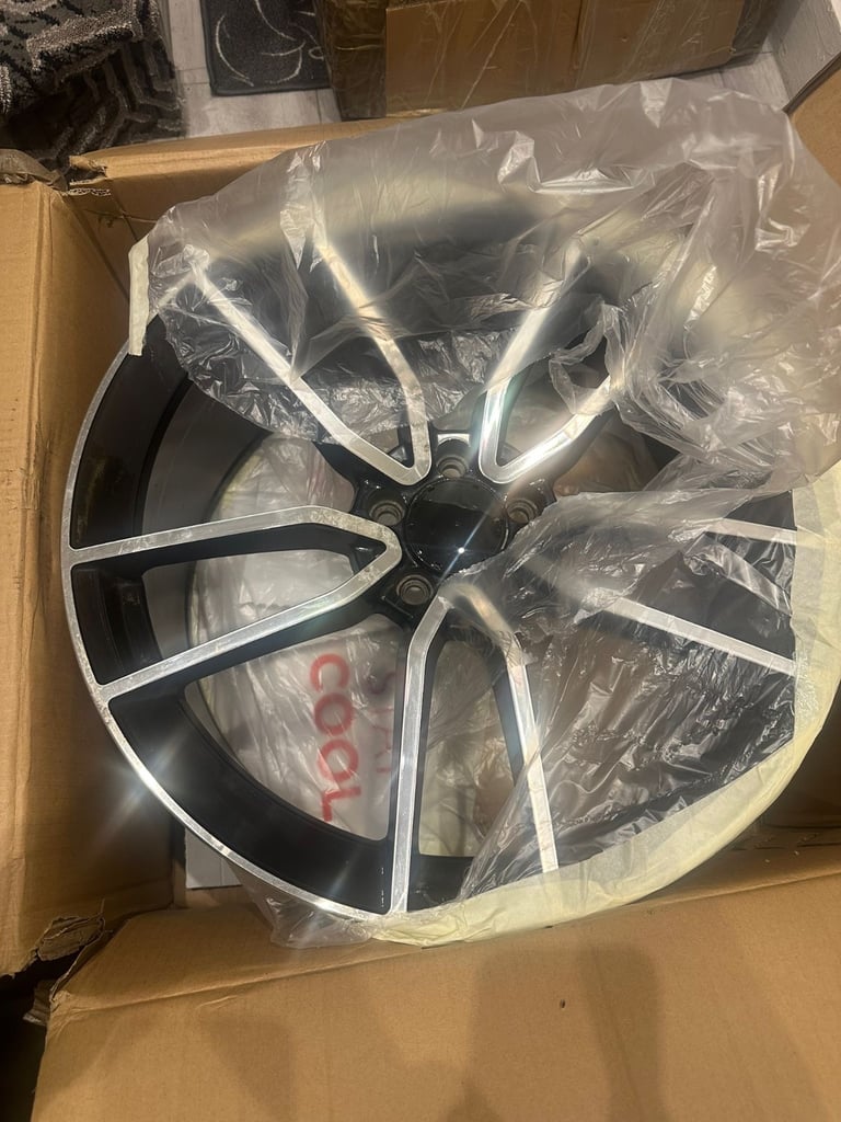 image for Mercedes 5 Spoke Diamond cut Wheels