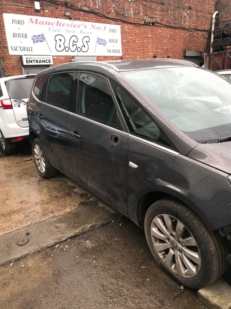 Vauxhall Zafira C tourer. Door front. 2013 - 2016