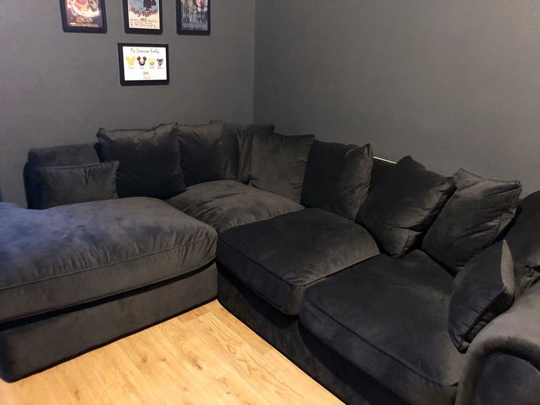 image for Jet Black Corner Couch Ideal For Your Living Roomsh2778