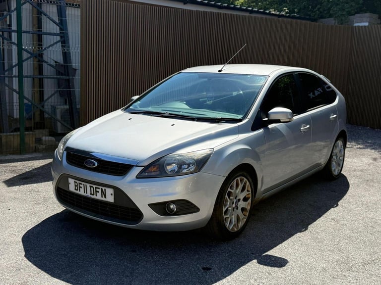 2011 Ford Focus 1.6 TDCi DPF Zetec 5dr HATCHBACK Diesel Manual - Image 13