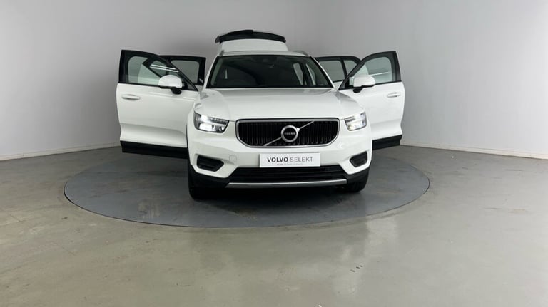 2020 Volvo XC40 T3 Momentum Automatic Estate Petrol Automatic