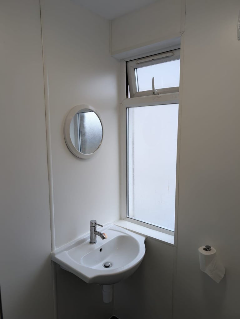 one/two bed room 