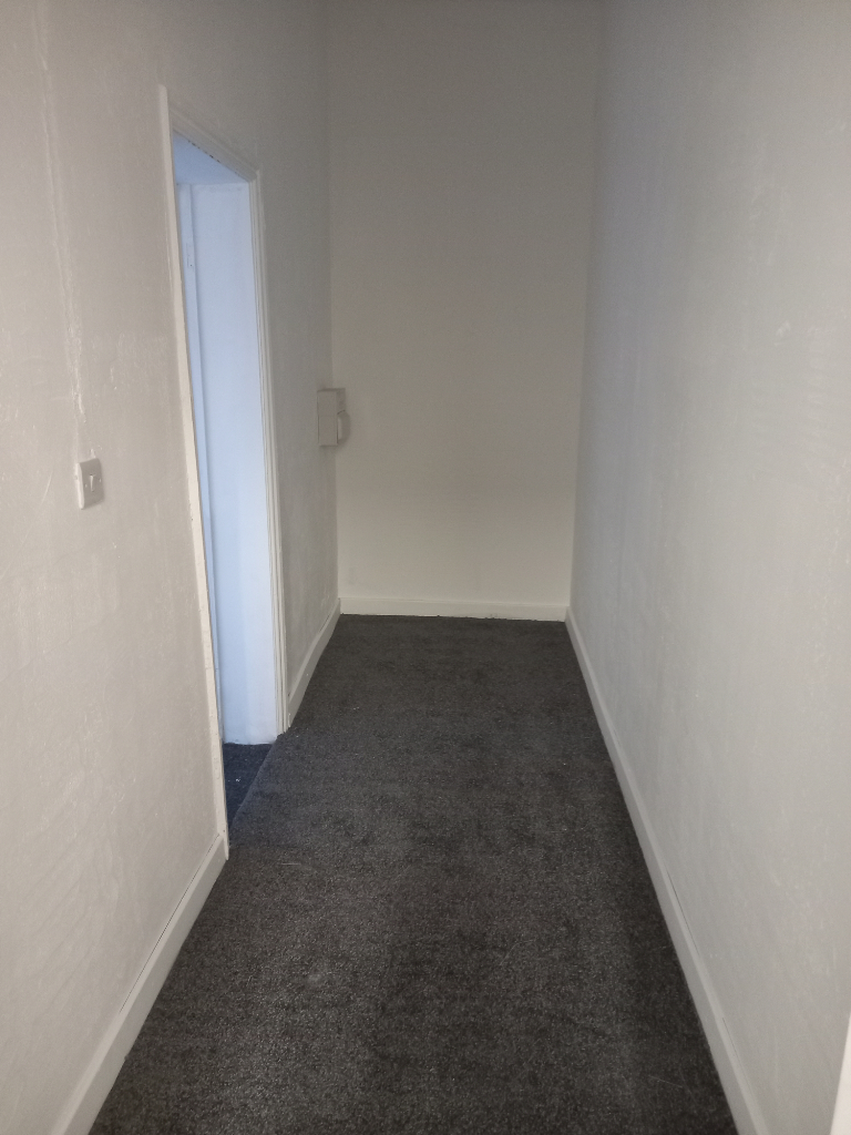 **TO LET**HIGH SPEC**1 BEDROOM/LARGE STUDIO**FLAT 2**4-6 WATERLOO ROAD ...