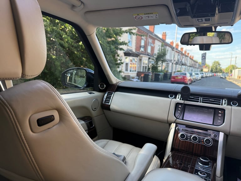 2013 Land Rover Range Rover 3.0 TDV6 Vogue SE 4dr Auto ESTATE Diesel Automatic