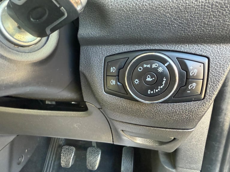 2019 Ford Tourneo Courier 1.5 TDCi Zetec Euro 6 5dr MPV Diesel Manual