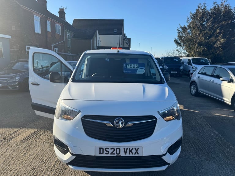 image for 2020 Vauxhall Combo 2300 1.5 Turbo D 100ps H1 Sportive Van PANEL VAN Diesel Manual