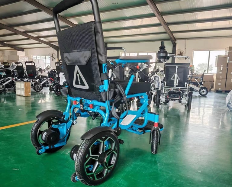 Folding electric wheelchair 