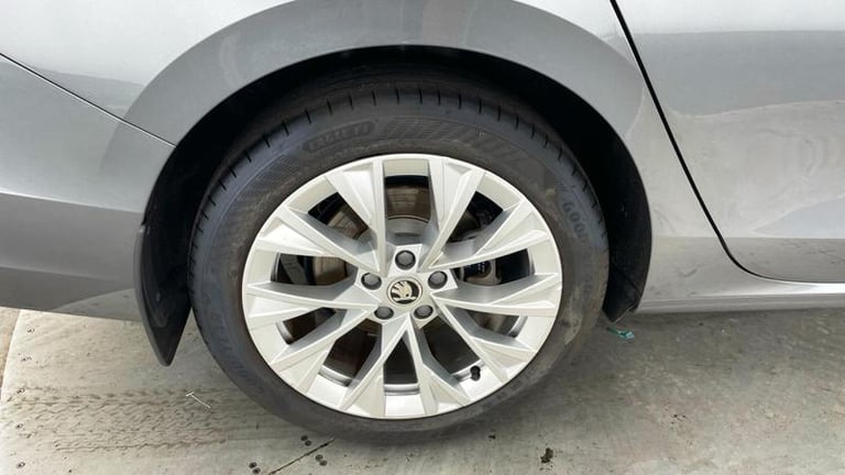 2024 Skoda Superb 1.5 TSI e-TEC (150ps) SE L DSG Automatic Hatchback Petrol Automatic