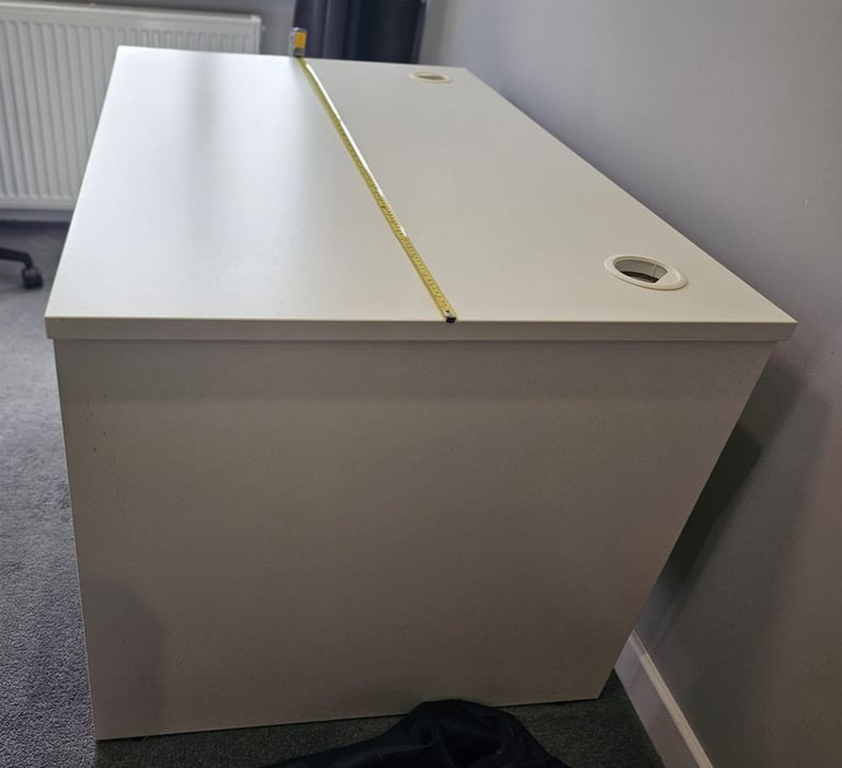 White office desk, 120cm wide