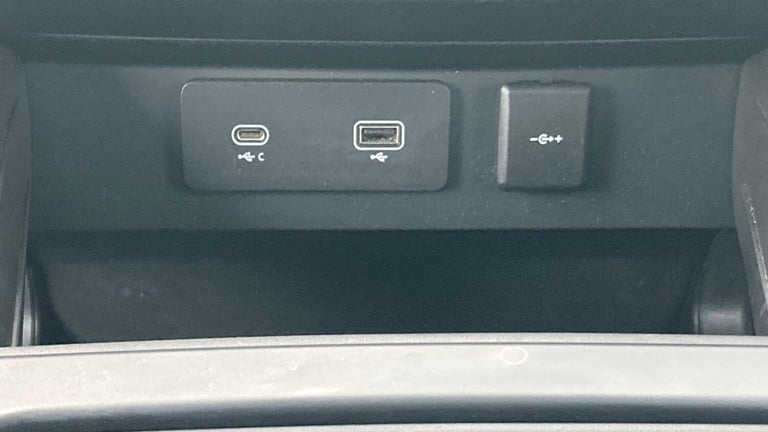 2023 Land Rover Defender 5.0 P525 V8 Carpathian Edition 90 3dr Auto ESTATE PETROL Automatic