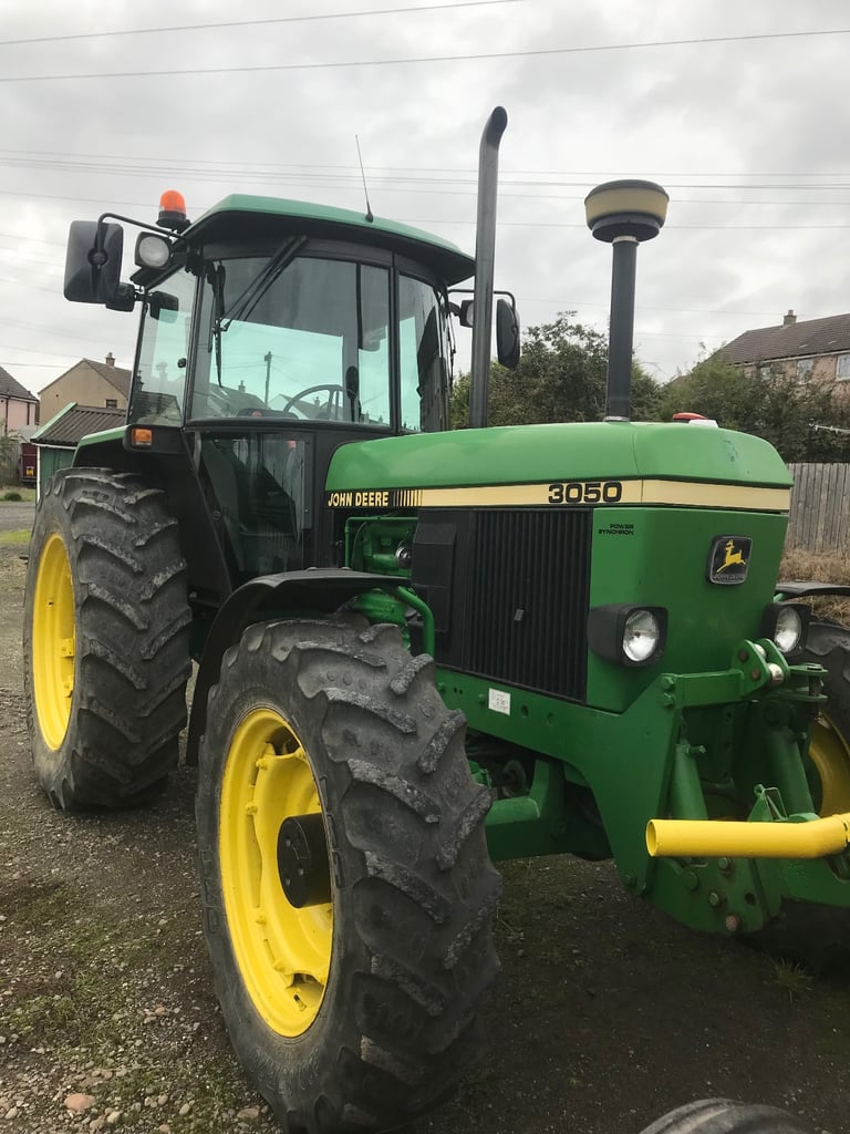 John Deere Tractor. 3050 4W/D