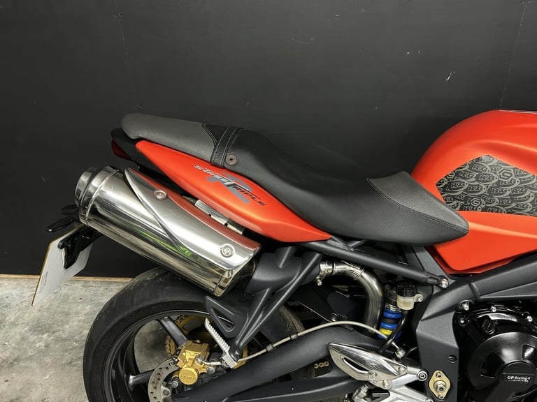 2010 10-PLATE TRIUMPH STREET TRIPLE 675 R ** ONLY 9,724 MILES ** EXTRAS **