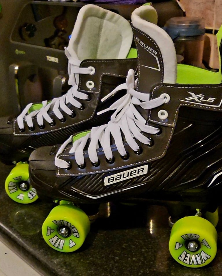 image for BAUER XLS ROLLER SKATES MINT CON USED TO TRY AT HOME TWICE 5MTHS OLD SIZE 10 BOXED