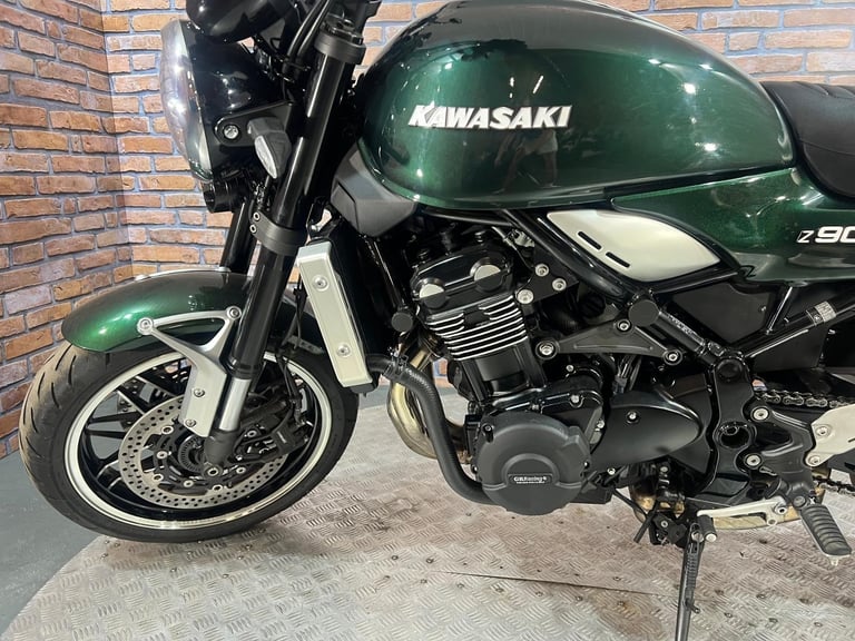 Kawasaki ZR 900 RS - NEW MOT - LOW MILES - NATIONWIDE DELIVERY 