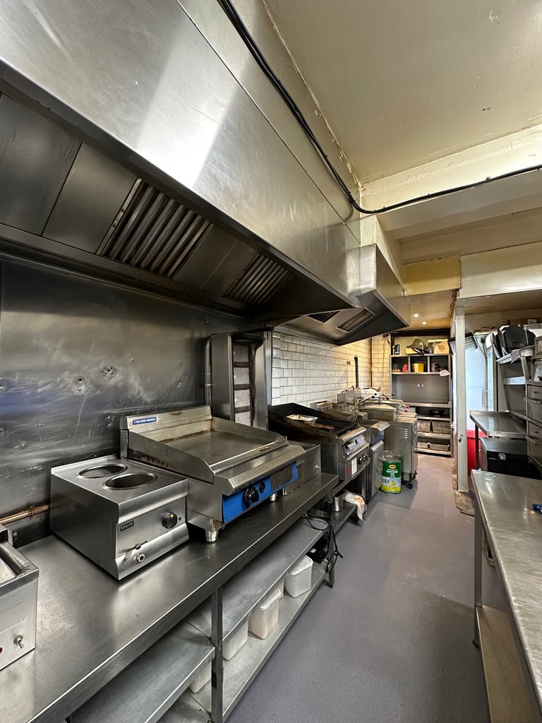 image for Exceptional & Prime Location Takeaway Lease for Sale Grays RM17 