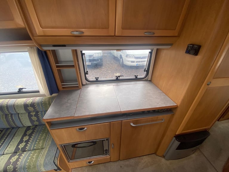 HYMER NOVA - 2001 - FIXED BED - 4 BERTH - BARGAIN BE QUICK 