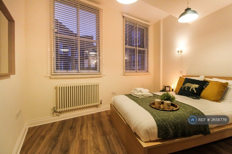 3 bedroom house in Commerce Square, Nottingham, NG1 (3 bed) (#2658779)
