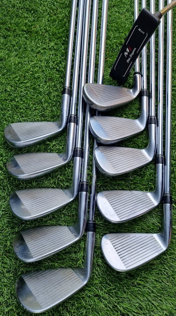 TAYLOR MADE, CALLAWAY, TITLEIST - NEW LYNX trolley bag, NEW CALLAWAY shoes & NEW SRIXON balls