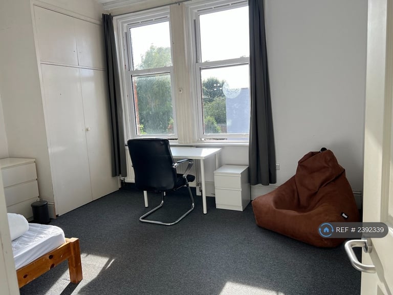 1 bedroom in The Kelly Arms, Kingston Upon Thames, KT1 (#2392339)