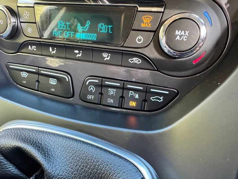 2016 FORD KUGA TITANIUM 1.5 PETROL ECO BOOST SUV MANUAL + 10 FORD SERVICES 