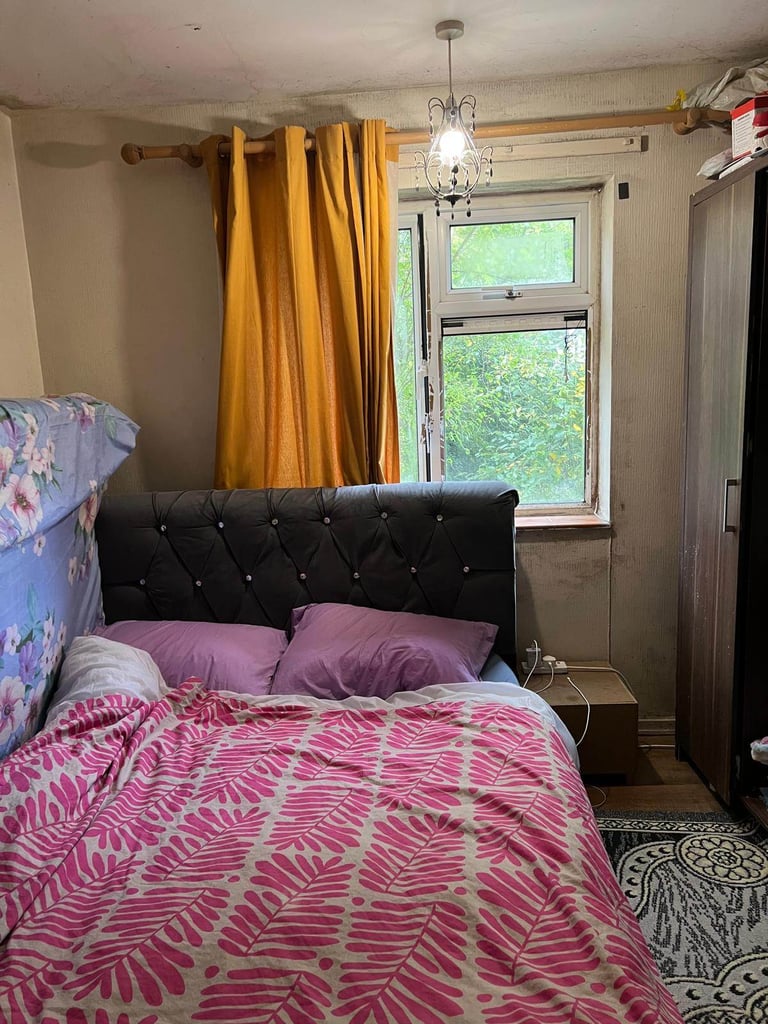 One bedroom flat,  ground floor