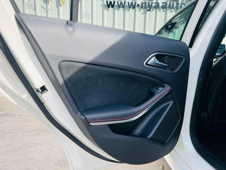 MERCEDES-BENZ A CLASS 2.1 A200d AMG Line (Premium) 7G-DCT Euro 6 (s/s) 5dr 2016