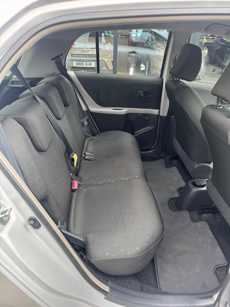  Toyota Yaris 1.0 VVT-i T2 5dr Petrol Manual