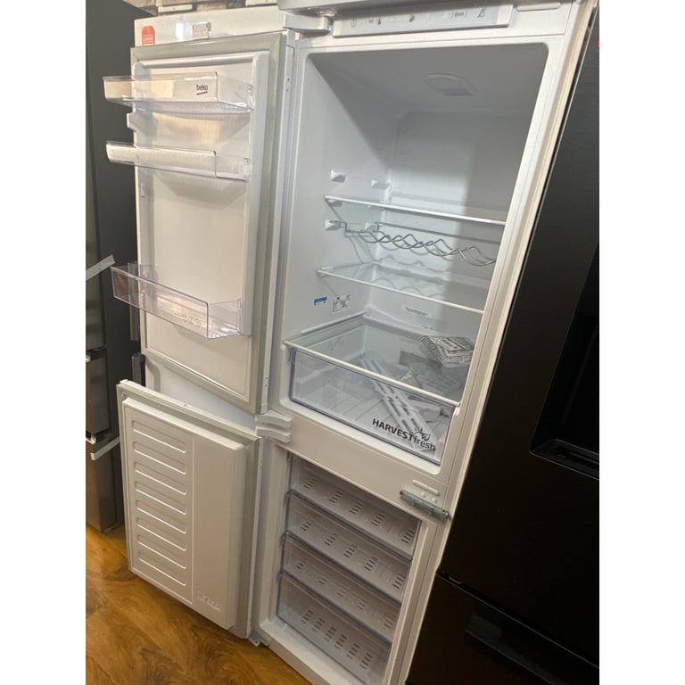 😋NEW😋RRP £499!! Beko 50/50 Integrated Fridge Freezer - BCFD4V50