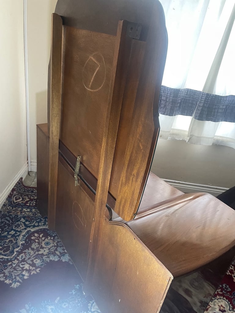 Dresser With Large Mirror 